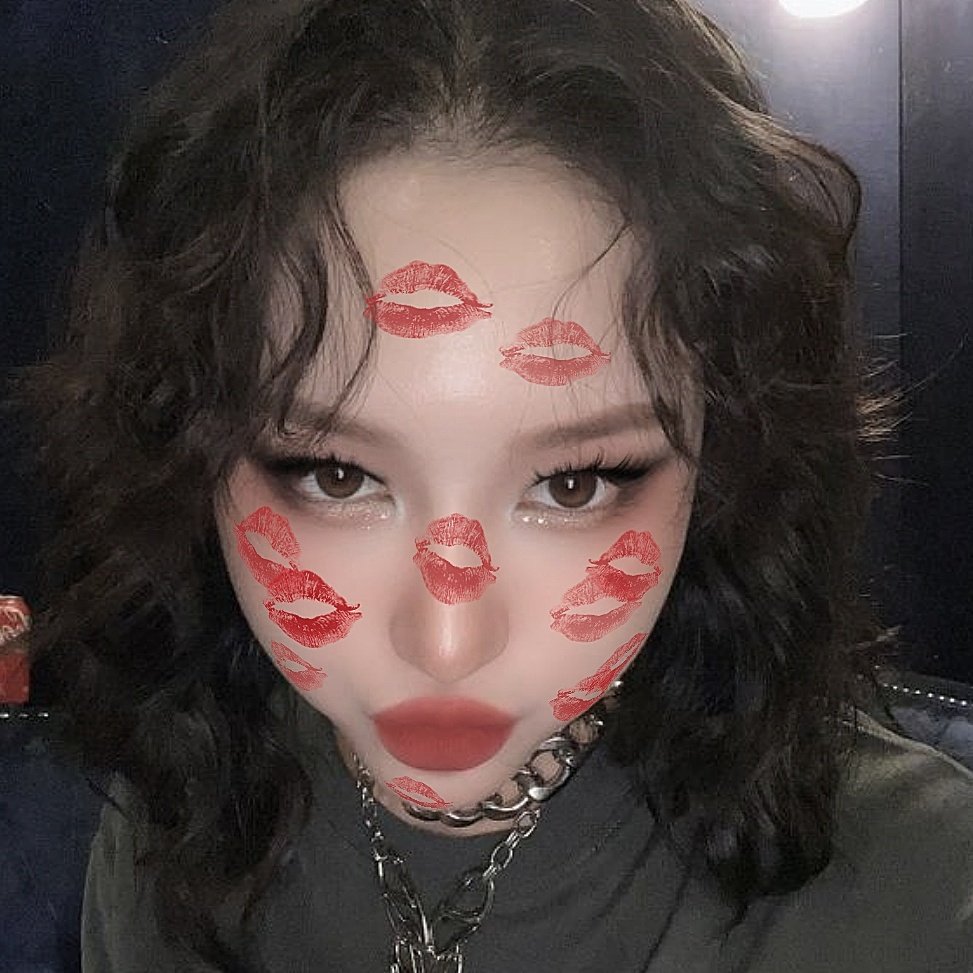 HEAR ME OUT,
THIS siyeon with THIS kiss filter...