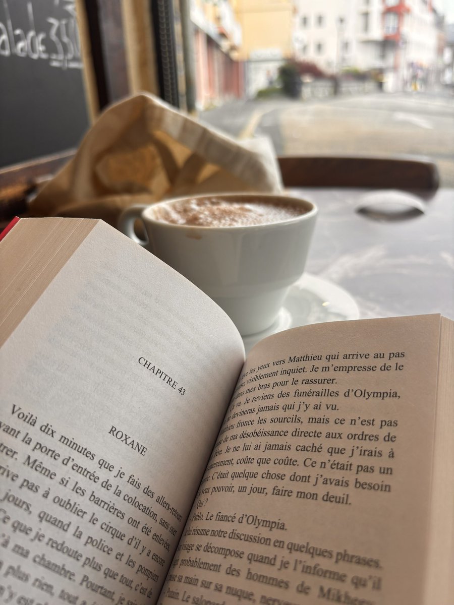 🤎 #aesthetic #book #coffeetable