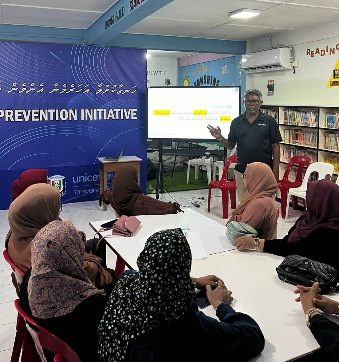 Bullying in school can have severe & long-lasting impacts on learners’ physical & mental health as well as their education & future. UNICEF @PoliceMv & @MoEmv consulted with students, teachers & parents in Fuvamulah City to establish schools safe for learning #ForEveryChild.