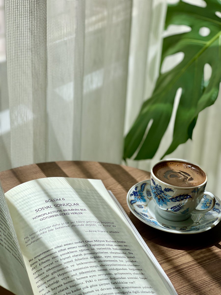 ayseaslantts's tweet photo. Özlenen rutinlerde bugün.. 🫶🏻
#okuyorum📚 https://t.co/tzzmXBkBH0