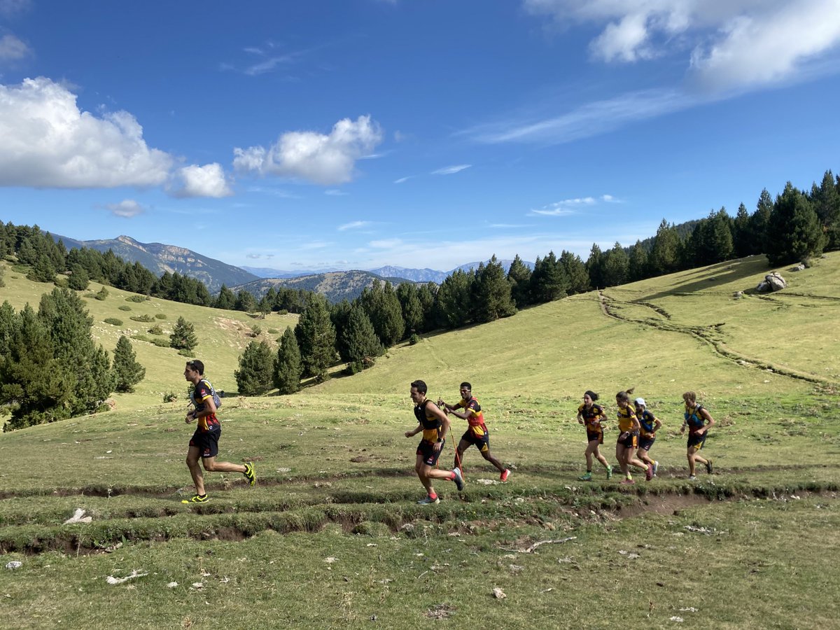 👋 @classiquesberga ja som aquí. 

#lanostracopa 🏃‍♀️⛰️ segueix al #Berguedà amb el tercer capítol de la competició a la @bergarasosberga 

 INFO ➡️tuit.cat/qi32I

#sentlamuntanya #sommuntanya #cursesfeec