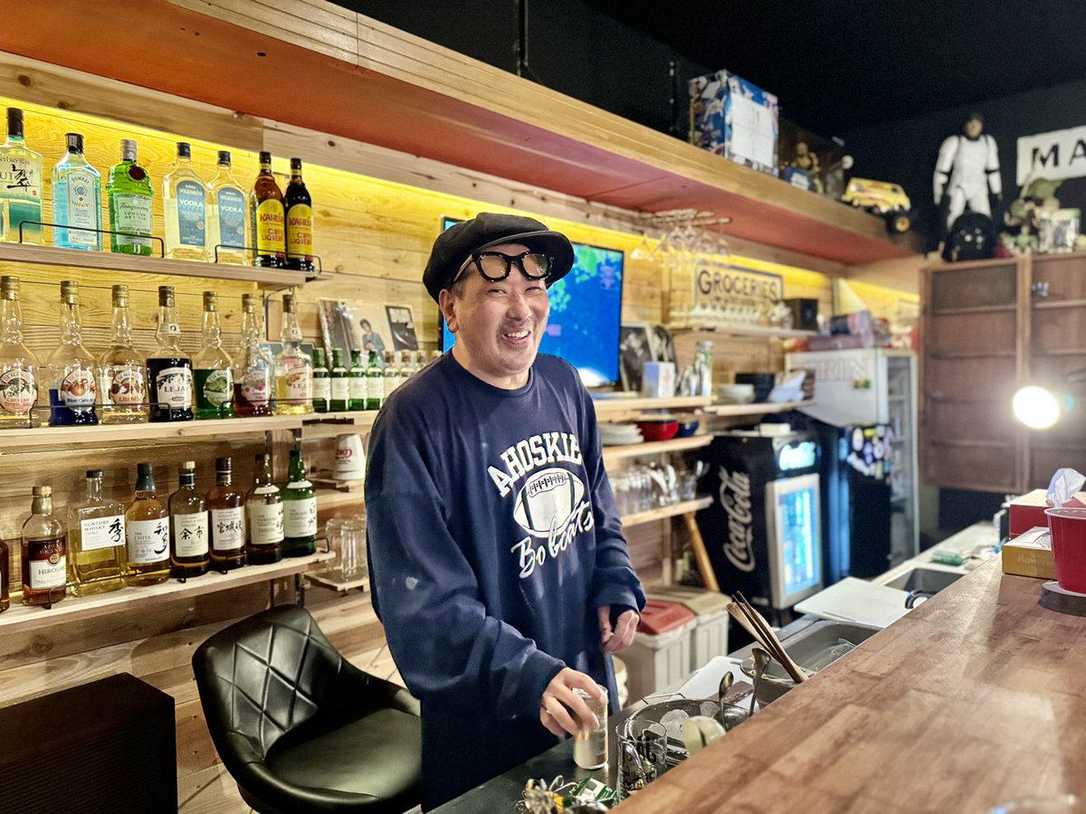 tanuki_kouji's tweet image. 本日移転オープンされた #barTaco さんにお邪魔しております。
古着屋 #BarTack さんも一緒の店舗。スゲーおしゃれ！！！
やっぱパワーアップしおったわ！！
んで約束通り（？）メガサイズモデルをお渡ししました。まさか覚えておられるとはw
ともあれ、また楽しくなりそうです。