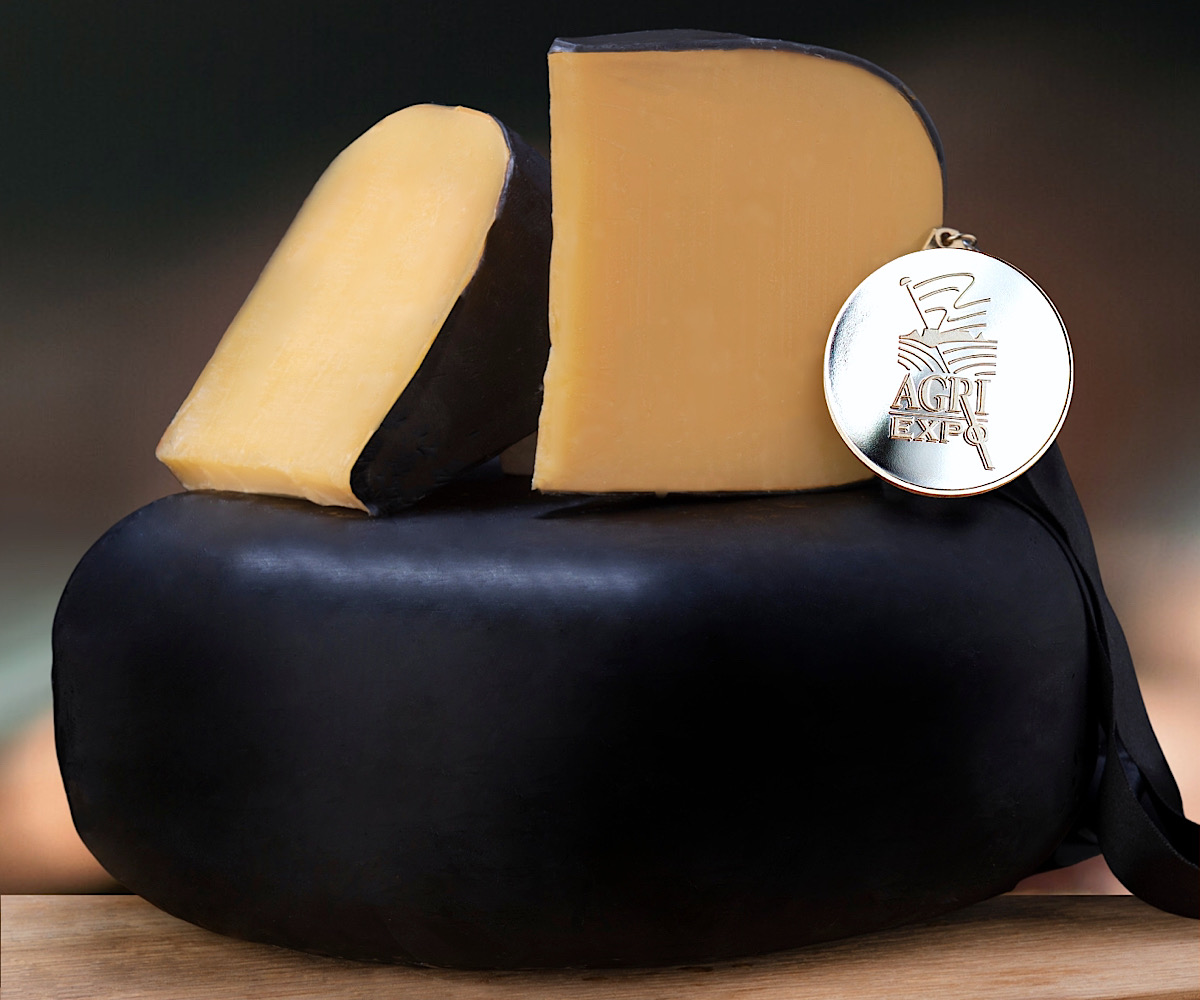 Woolworths Mature Gouda outperforms 1 000 to win as South African Dairy Product of the Year 🧀🇿🇦 restaurants.co.za/news/woolworth… #SADairyChamps #SADairyAwards @AgriExpo1 @WOOLWORTHS_SA