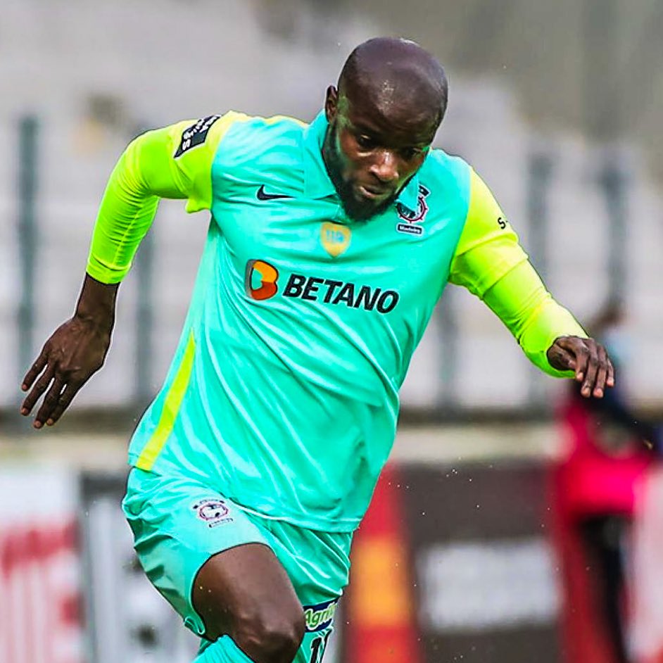 eurofootcom's tweet image. 🚨🏥 François-Xavier Fumu Tamuzo, who was forced to retire from football at the age of 29, has assigned Pfizer and BioNTech laboratories to determine if the Covid-19 vaccine could have had an impact on his body, reports @lequipe. 👨‍🔬