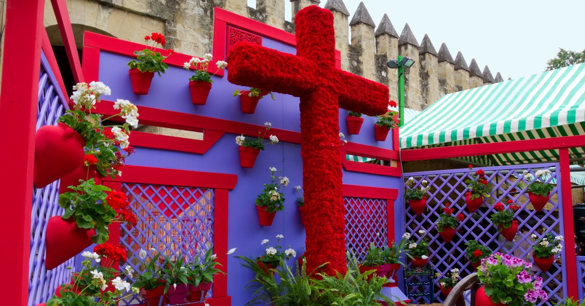 Experience #Cordoba's unique tradition😍: the Crosses of May. Flower-covered crosses transform the city into a colourful scene,💐while music & dance enhance the festive vibe, celebrating #SpainCulturalHeritage & joy!🥳

👉 tinyurl.com/ynshscs4
 
#VisitSpain #SpainEvents