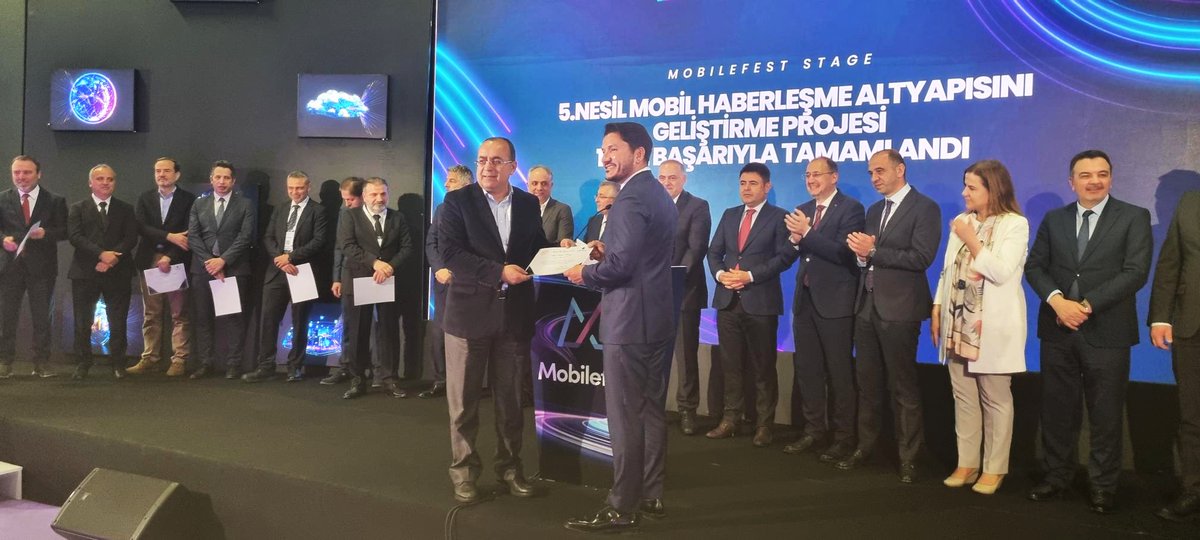 OdineSolutions's tweet photo. #Mobilefest2024 fuarında gerçekleşen törende, Ulaştırma ve Altyapı Bakanlığı ile #UDHAM tarafından desteklenen 5. Nesil (#5G) Mobil Haberleşme Altyapısını Geliştirme Projesi'nin 1. Fazının tamamlanması kapsamında başarı sertifikamızı aldık.
#odine @mobilefestnet https://t.co/BOzZbrGbKG
