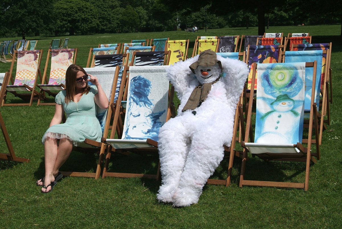 Printed Deckchairs 
eyeswidedigital.com/product/brande…
#brandedmerchandise #brandeddeckchairs #printeddeckchairs #deckchair #deckchairs #experientialmarketing #experiential #brewery #camdenbrewery #microbrewery #dorking #hellodorking #corporatebranding