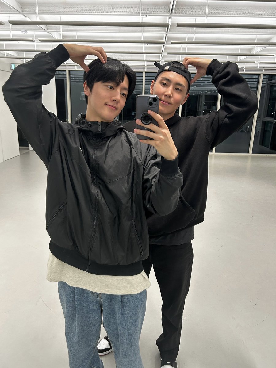 809zip_'s tweet image. 240426 공카 #재윤
랔아두 🖐️
📎 m.cafe.daum.net/SF9/EXNB/3849?…