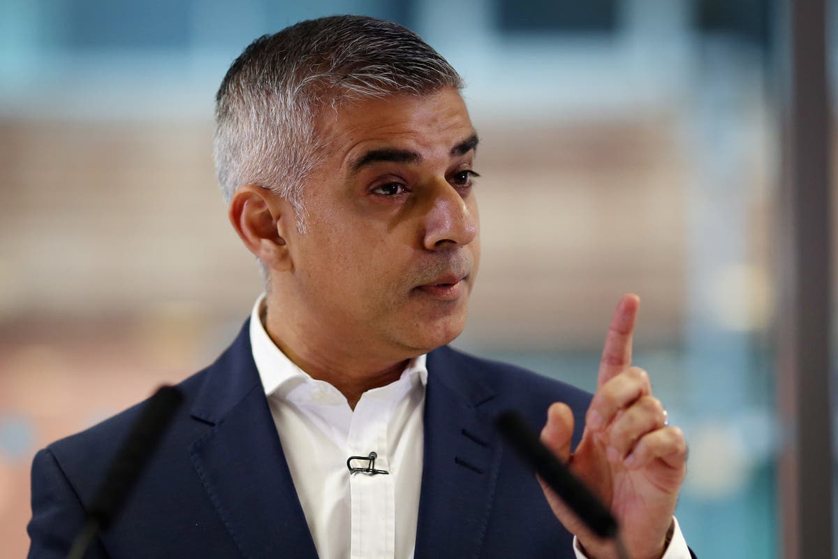 🇬🇧 6 days to boot out Sadiq Khan We've had enough of this racist piece of sh*t We've had enough of his Anti-British Anti-Jewish agenda We've had enough of hate marches We've had enough of two tier policing LONDONERS - VOTE KHAN OUT #NeverLabour NEVER VOTE LABOUR 🇬🇧