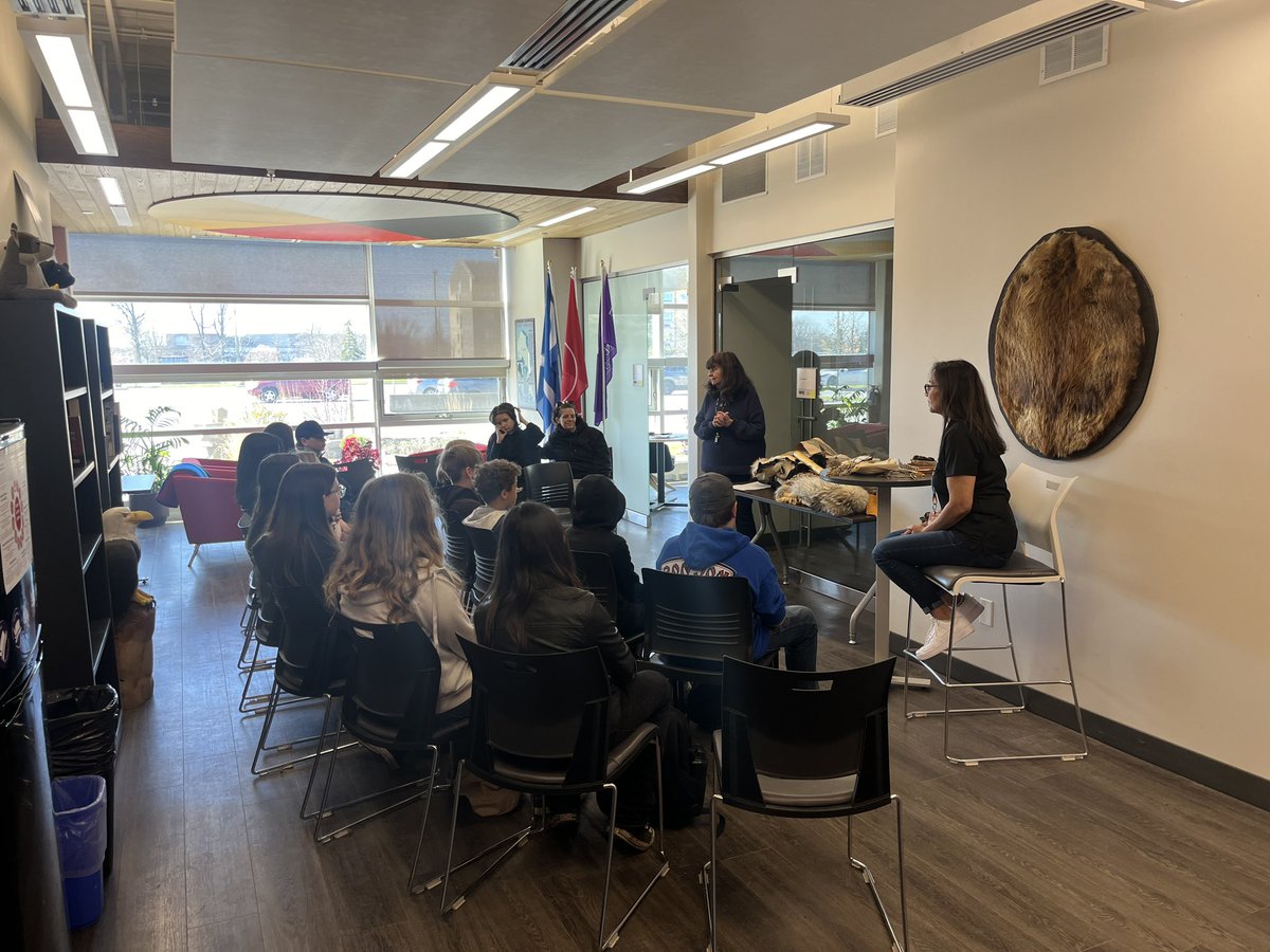 Melissa Baker (@mrs_bakerm) on Twitter photo Huge thank you to <a href="/whatsinsideslc/">St. Lawrence College</a> for hosting close to 100 <a href="/LimestoneDSB/">Limestone District School Board</a> Gr 7/8 students yesterday. Students from @JRHenPS_LDSB & <a href="/GREC_LDSB/">Granite Ridge</a> had the opportunity to experience carpentry, culinary, business, masonry, & amazing teachings at the Indigenous Centre #scwi #dualcredit Huge thank you to <a href="/whatsinsideslc/">St. Lawrence College</a> for hosting close to 100 <a href="/LimestoneDSB/">Limestone District School Board</a> Gr 7/8 students yesterday. Students from @JRHenPS_LDSB & <a href="/GREC_LDSB/">Granite Ridge</a> had the opportunity to experience carpentry, culinary, business, masonry, & amazing teachings at the Indigenous Centre #scwi #dualcredit