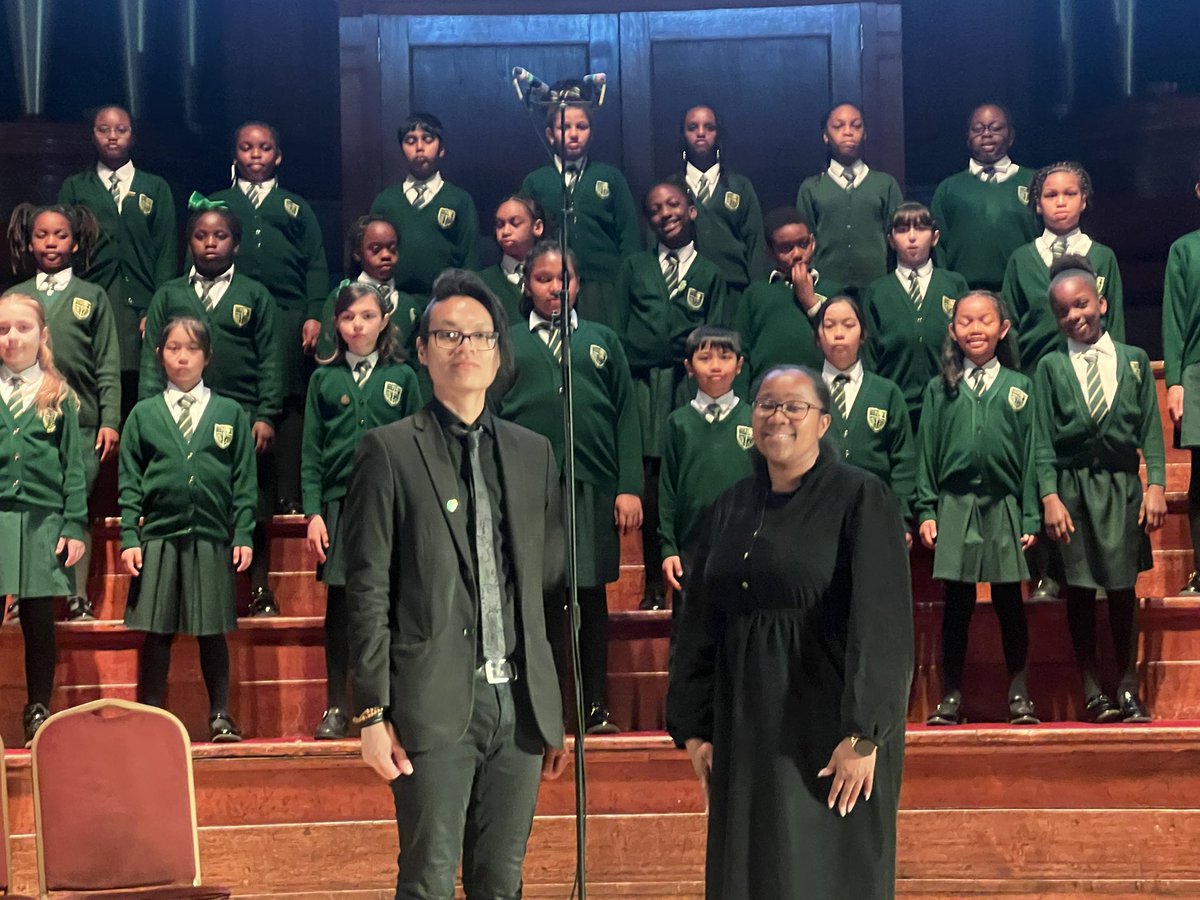 StAntsE7's tweet photo. LONDON MAYORAL ASSEMBLY 2024 with @citizens_london last night our young people shared the struggles many in our communities experience through song #IAmAStranger to a room of 2000+ people! Great to hear Labour candidate @SadiqKhan commit to challenging these injustices 💪🏻💪🏼💪🏽💪🏾💪🏿 https://t.co/H2qqCWvO3i