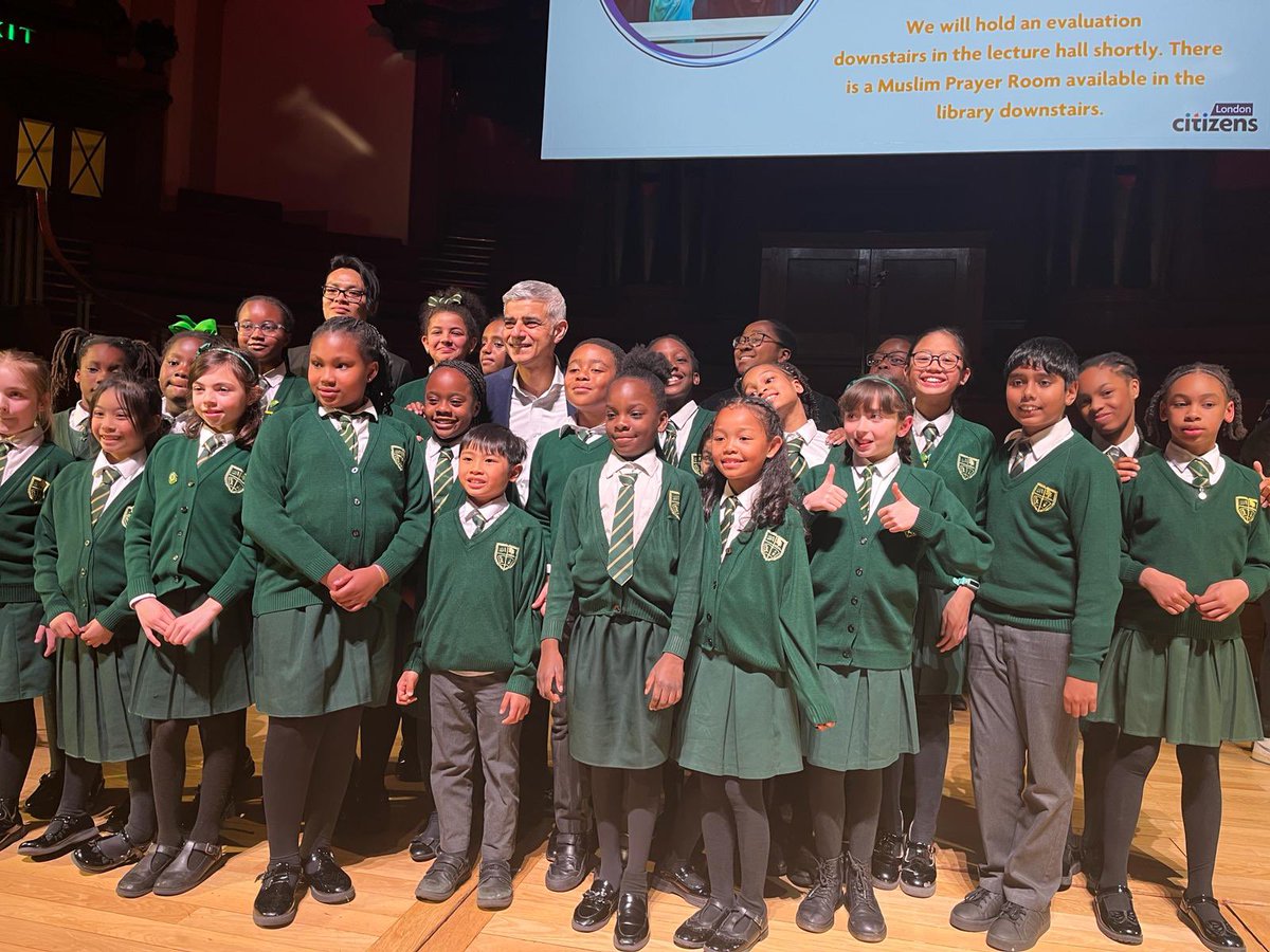 StAntsE7's tweet photo. LONDON MAYORAL ASSEMBLY 2024 with @citizens_london last night our young people shared the struggles many in our communities experience through song #IAmAStranger to a room of 2000+ people! Great to hear Labour candidate @SadiqKhan commit to challenging these injustices 💪🏻💪🏼💪🏽💪🏾💪🏿 https://t.co/H2qqCWvO3i
