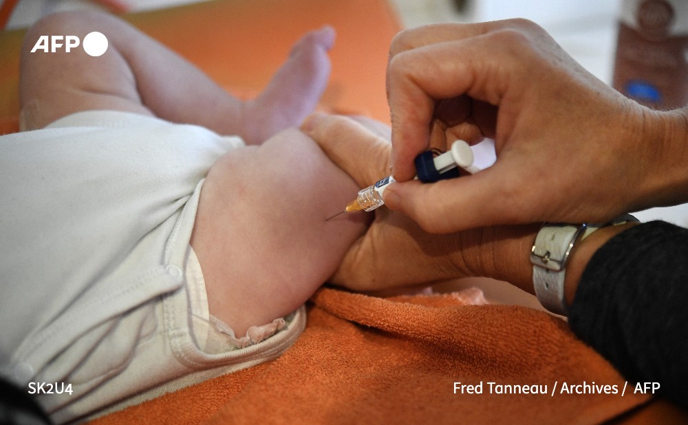 💉 La vaccination contre la méningite, actuellement obligatoire chez les nourrissons seulement pour une famille de bactéries, va être élargie à partir de début 2025 face au rebond de ces infections, a annoncé la Haute autorité de santé #AFP