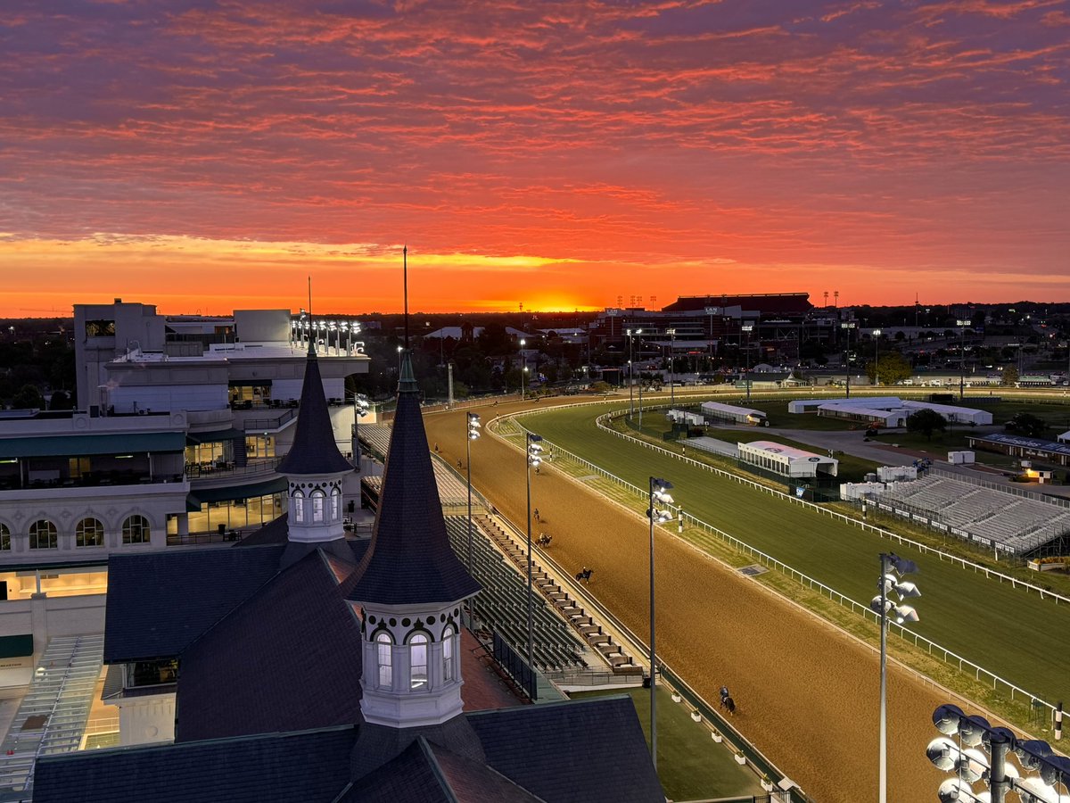 Picture perfect. 8 days until the #KyDerby.