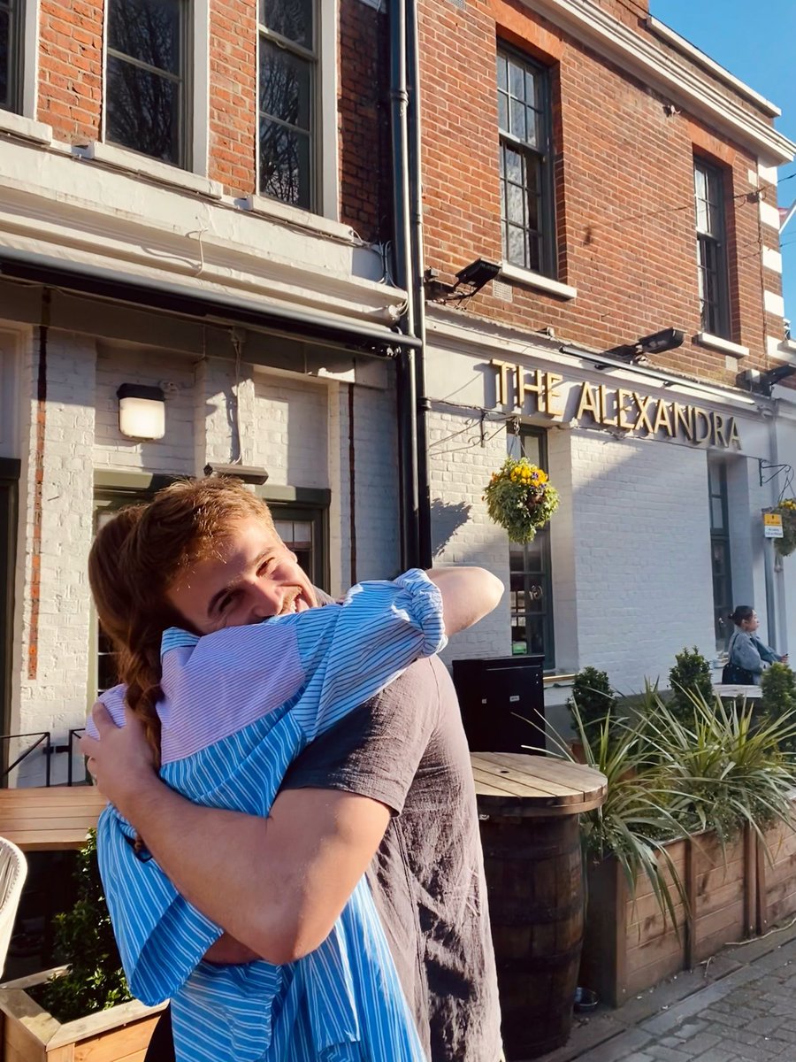 It's Hug an Australian Day 🐨

Today we’re celebrating all the delights that come from down under 🇦🇺 especially our wonderful Tom aka Aussie Tom aka The Sparky 🤩

So hug an Aussie and have a bonza arvo 😆

#australianmade #downunder #aussiesinlondon #londonpubs #sw19