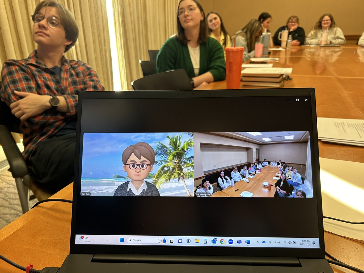 chaoyanglee's tweet photo. What do the best college students do? The CSDeep Learning Seminar concluded with a conversation with author Ken Bain. Thank you Dr. Bain for encouraging students to discover their uniqueness and focus on learning instead of grades @OHIO_HSLS @KenBain1 https://t.co/2MCcOokUBQ