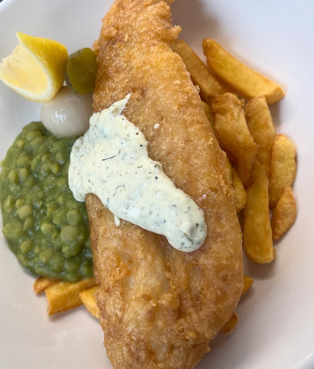 New dishes on our menu today in the EDUkitchen! -Tandoori Chicken, Naan Bread & Mango Chutney -Cheddar and Potato Cakes, Poached Egg & Tarragon Sauce -Friday Fish & Chips with all the trimmings @LoveBritishFood #greathospitalfood