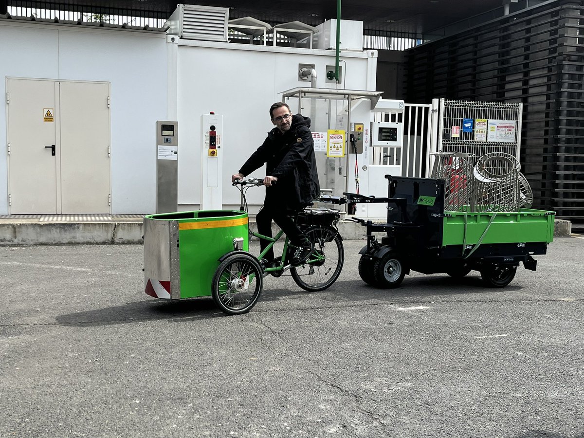 #JO2024 | Ce matin, présentation aux agents des remorques électriques K-Ryole qui seront notamment utilisées pendant les JOP. Celles-ci permettront de transporter jusqu’à 350kg, sans perception d’effort.