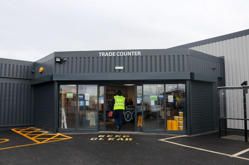 Want to apply for a Trade Credit Account? Simply fill in the form below and a member of our team will be in touch soon: 💻 fstrade.co.uk/trade-credit-a… #FSTrade #Trade #TradeSupply #Supplies #Building #TradeCounter #Construction #ConstructionSupply #NorthWest #Liverpool