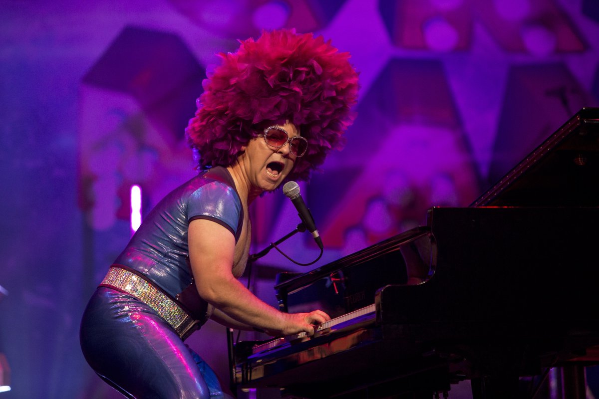 🎹 The Rocket Man | 📆 Fri 24 May | 🎟️ buff.ly/4aO2RUs With dazzling costumes, stunning vocals and sensational piano solos, 'The Rocket Man' takes you on a journey through Elton’s life and career. No one else recreates the flamboyant megastar with as much brilliance.