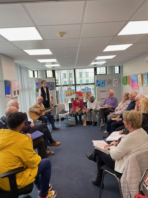 #FermoyLibrary celebrated #PoetryDayIRL with a lunchtime of poems and music by Mo O’Connor and friends @PoetryDay_IRL #PoetryDayIreland