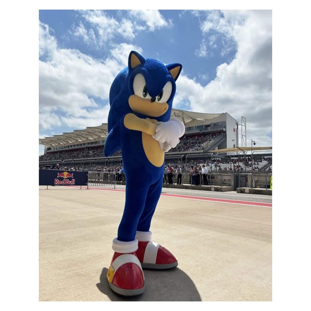 Sonic was in attendance at a MotoGP race, where he met up with motosport fans and other speedsters just like him! 🏁

Check out the full album 👇

#motogp | #americasgp | #Sonic | #SonicTheHedgehog