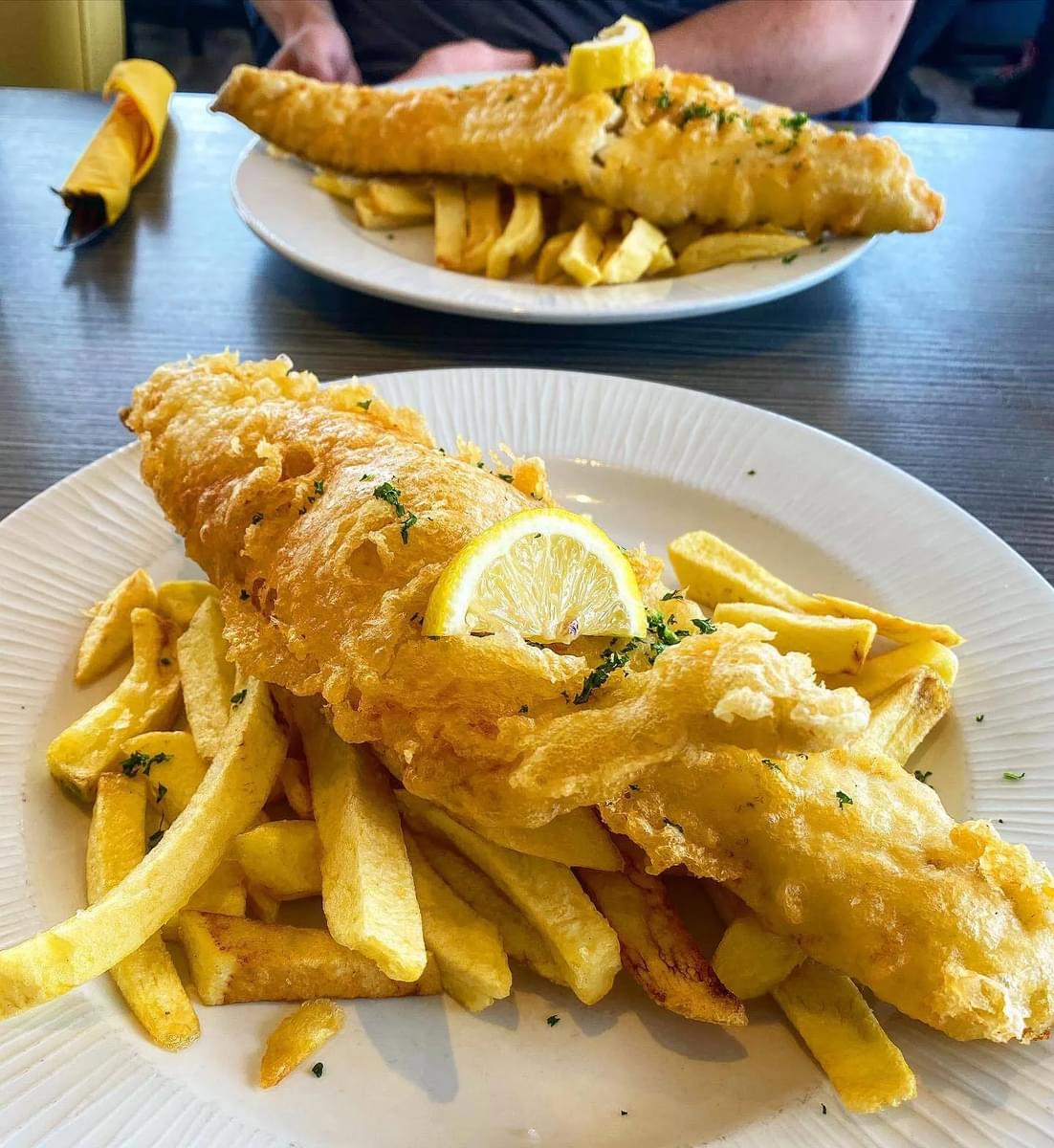 Craving a taste of seaside bliss this summer? Dive into our crispy golden fish and chips down at No1 Cromer 🍟 #norfolk #fishandchips #restaurant #cromerpier #cromercrab