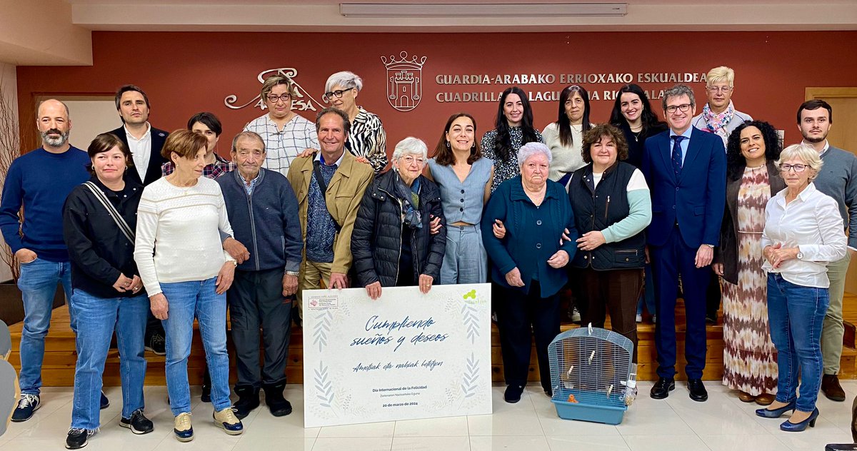 El SAD en #RiojaAlavesa ofrece más que una ayuda en casa. Genera una relación de afectos y sentimientos entre la persona cuidada y cuidadora. Y además, permite soñar y cumplir deseos como los de Juliana, Adoración, Desiderio o Faustino. Cuidados de calidad. Zorionak #Zaintzen!