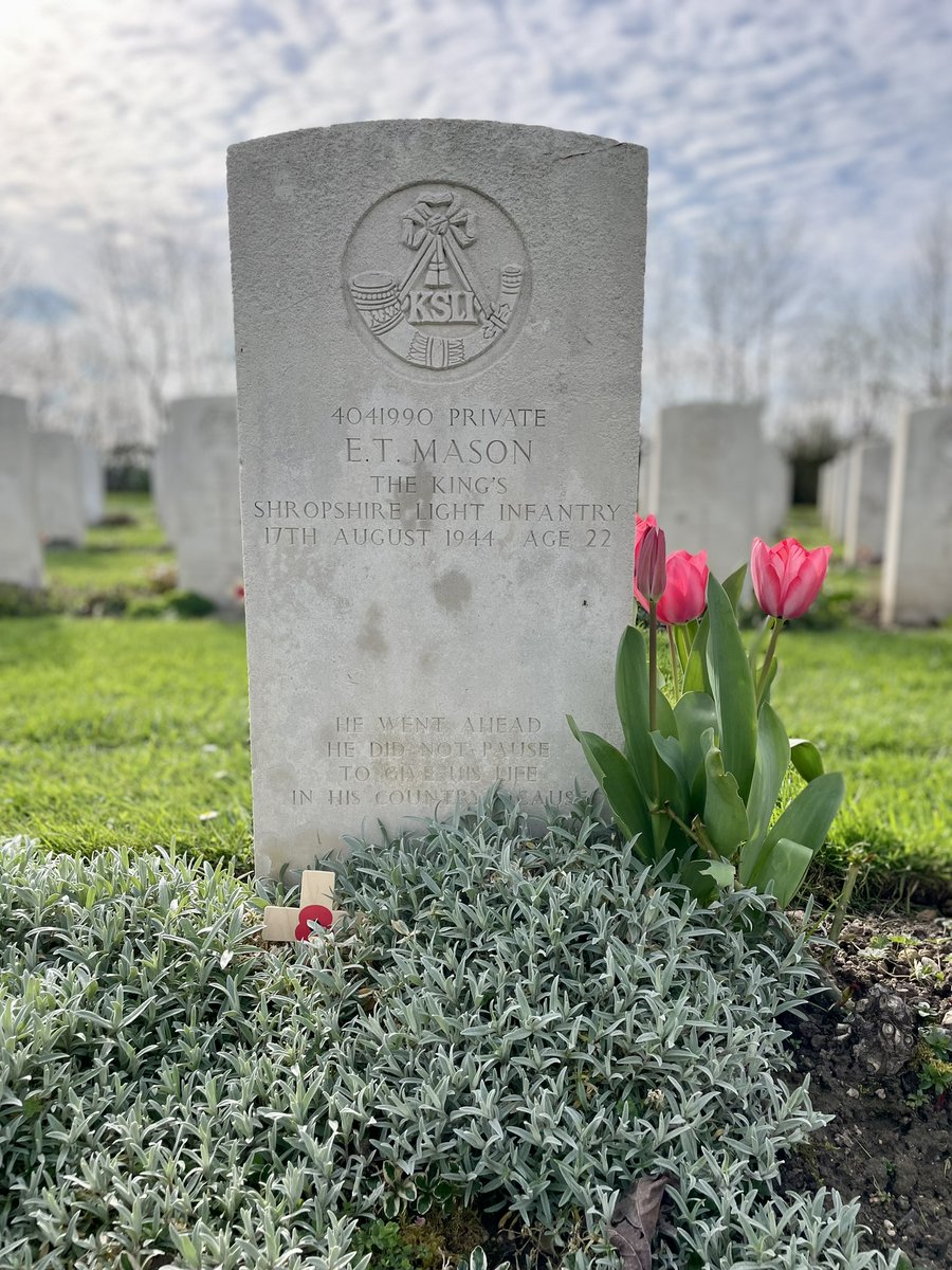 📍 Tilly-sur-Seulles War Cemetery, Normandy. Do you know the story of someone buried in this cemetery? Share it on For Evermore: cwgc.org/stories/ #LegacyofLiberation #DDay80