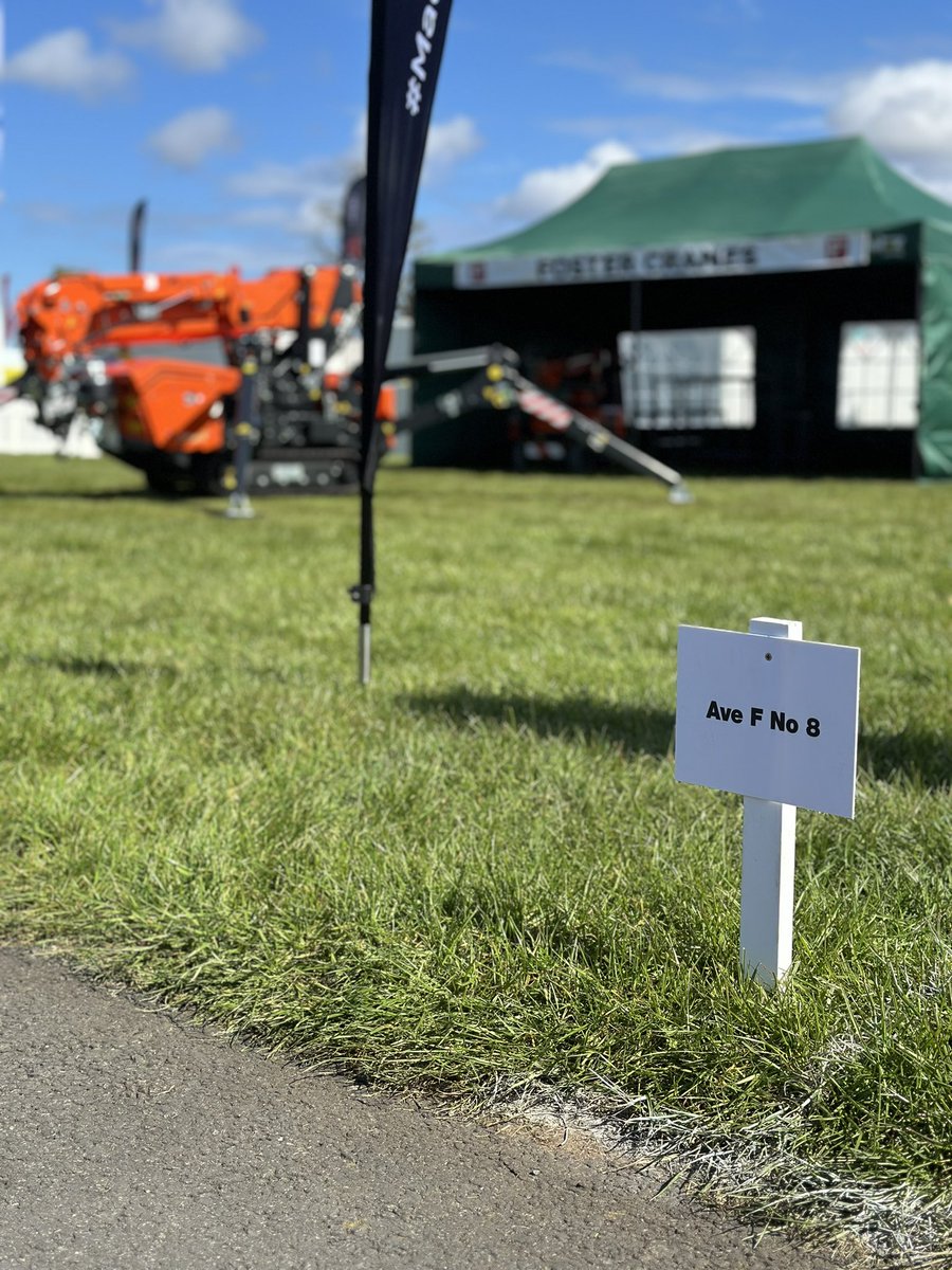It’s a great first day @ScotPlantEvent… ☀️🙌 We have some of the @jekkocranes #MiniCranes as well as a 10T Lifting Bea here at the #ScotPlant2024 Show in #Edinburgh #Scotland. Come and see us on Stand 8 Ave F! #MadeForLiftingHeroes 🦎 #FosterCranes #JekkoCranes
