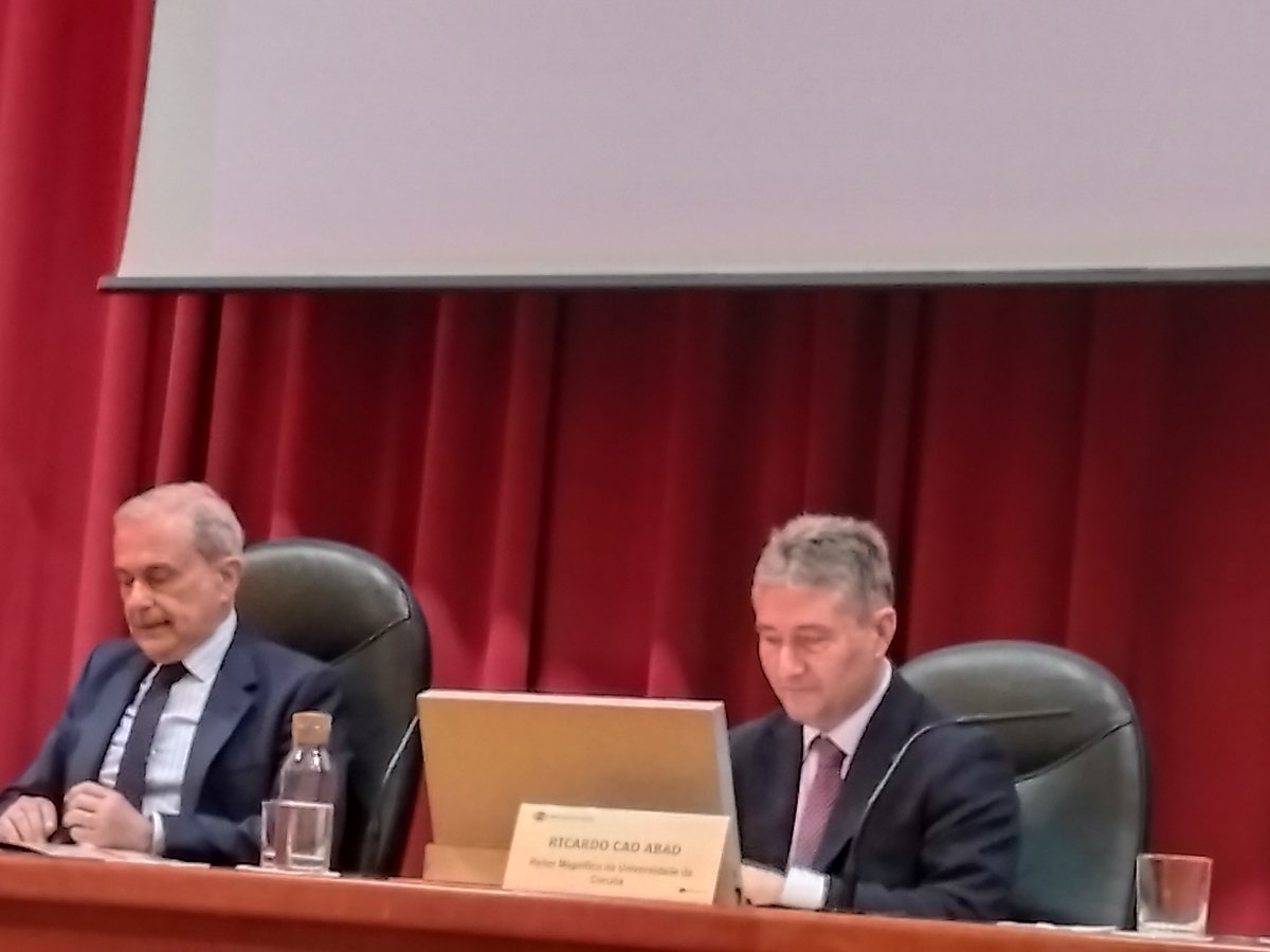 Tras la presentación de las actividades de las Cátedras de <a href="/estrellagalicia/">Estrella Galicia</a>/<a href="/MundoHR/">MundoHR</a> <a href="/Greenalia_es/">Greenalia</a> <a href="/CatEmalcsaUdc/">Cátedra Emalcsa-UDC</a>  <a href="/CatedraW/">Catedra-Aldaba-WIB</a> y <a href="/GHENOVAofficial/">GHENOVA</a>, <a href="/AAbrilAbadin/">Antonio Abril Abadín</a> presidente del Consello Social y Ricardo Cao rector de la <a href="/UDC_gal/">Universidade da Coruña</a> cierran la jornada