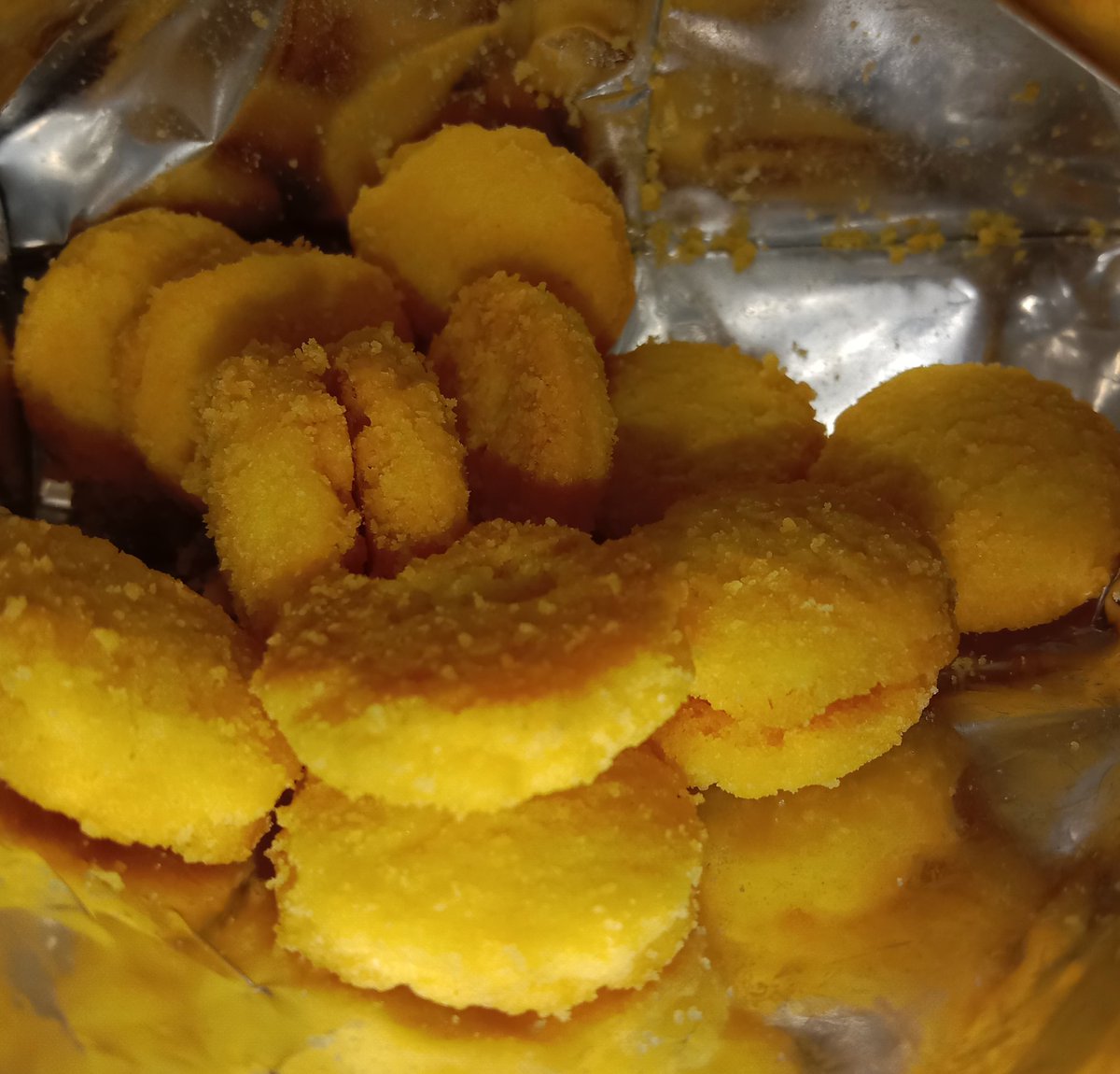 the_threadku's tweet image. Siapa yang suka biskuit ini???? Harganya murce mulai 30K aja, rasanya enak banget, kejunya kerasa, coklatnya kerasa. Favorit aku yg coklat BTW. Terus di mulut itu lumer🫶🫶

🔗 shope.ee/AUXakAMcz1 solo
🔗 shope.ee/4fZnncIWw5 jakarta
🔗 shope.ee/6V1RyxL1Lf sby