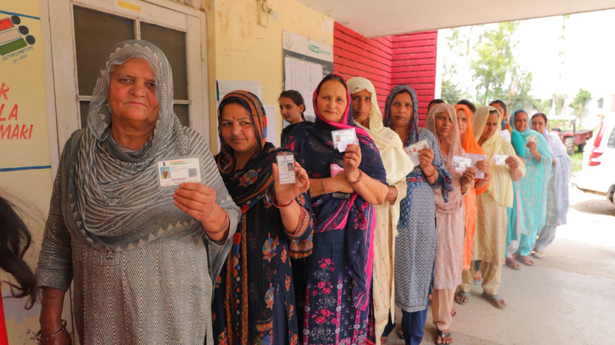 Empowered and Engaged: Women leading the way and participating in large number during Lok Sabha elections at Jammu @ECISVEEP @dmjammuofficial