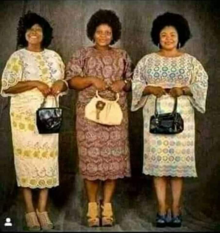 This is how women 👠 used to dress 👗🥻 before Satan became their tailor 🤣