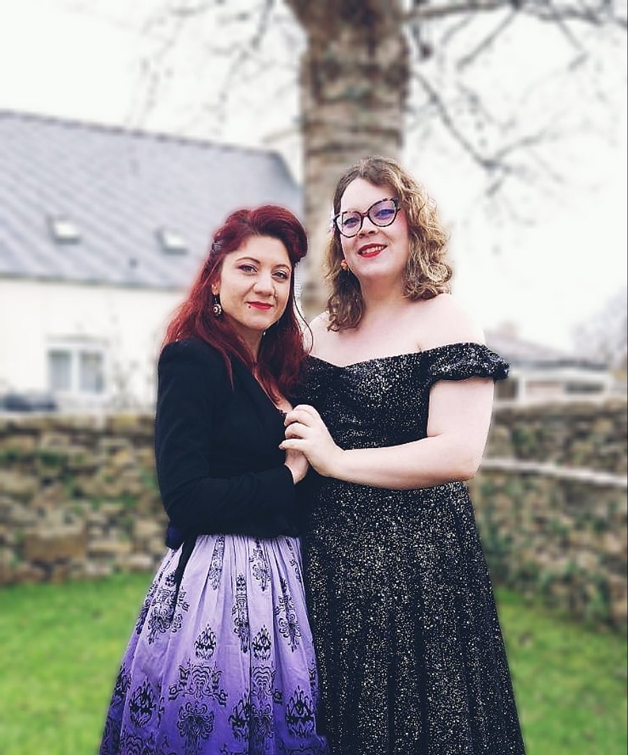 la_briochee_off's tweet photo. En cette journée de la visibilité lesbienne, j'en profite pour déclarer à nouveau mon amour à celle qui est dans le vie depuis 5 ans, et qui partage ma vie en tant que compagne depuis bientôt 2 ans 

Je t'aime ma chérie @Athyess ❤️ https://t.co/wM1ia40Nb0