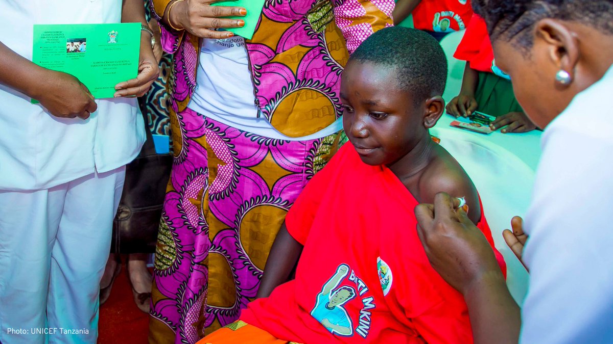 Under 2022 drabbades över 10 000 kvinnor i Tanzania av livmoderhalscancer – nu erbjuds vaccin till miljoner flickor i landet. 🇹🇿 Tack vare nära samarbete mellan svenska partners som @Gavi, @Unicef och @WHO skapas en mer jämställd och jämlik hälsa. ➡️ gavi.org/news/media-roo…