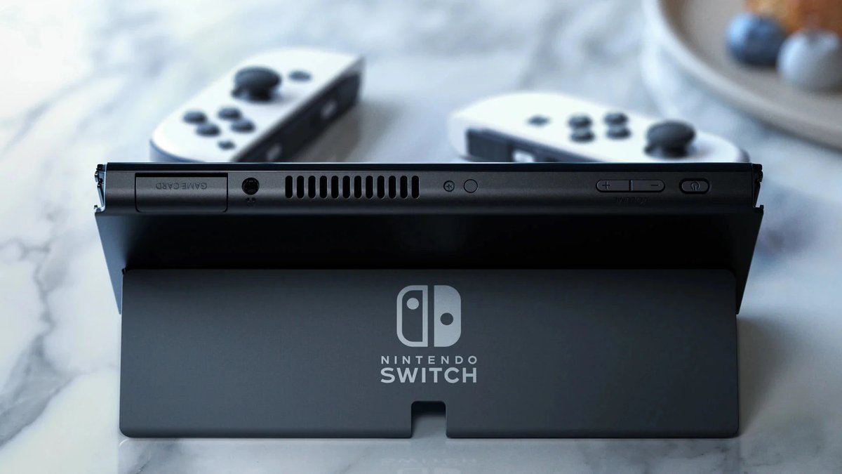 New Nintendo Switch 2 details have reportedly leaked. It’s claimed that the console will come with Joy-Con controllers that attach magnetically and that it will work with the current Switch Pro Controller. vgc.news/news/switch-2-…