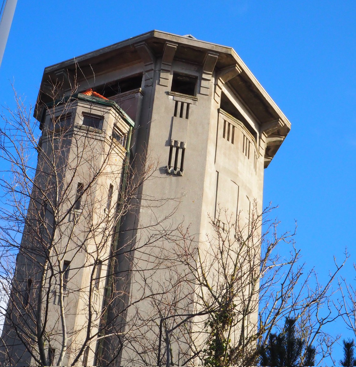 The watertower in Noordwijk ZH, The Netherlands.

#watertower #watertowers #tower #towers #Noordwijk #NoordwijkZH #architecture #monument #monuments #photography #photograph #photographs #photo #photos #picture #pictures