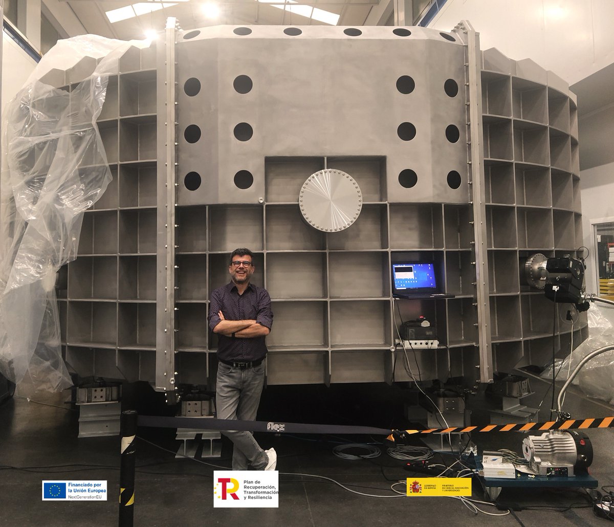 The scattering vessel of the @BilbaoEss #MIRACLES instrument to @essneutron has been manufactured, and it is now in the factory acceptance tests phase. Conceived by @BilbaoEss and manufactured by our partners @avs_engineering and #CADINOX. @P_Recuperacion #nextgeneration