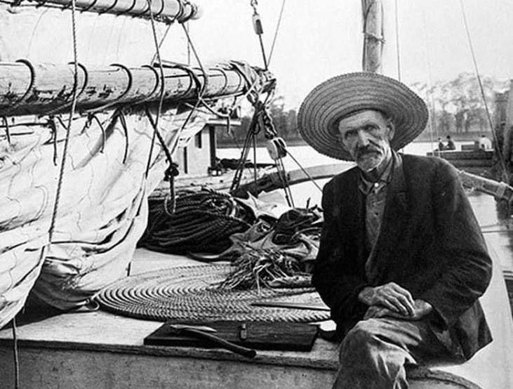On this day in 1895, Joshua Slocum of Nova Scotia 🇨🇦
set sail on his oyster boat to complete the first solo circumnavigation of the planet. 
He completed his 74,000 km journey in 3 years, 2 months and 2 days. 

Bet he wished he had Starlink😏