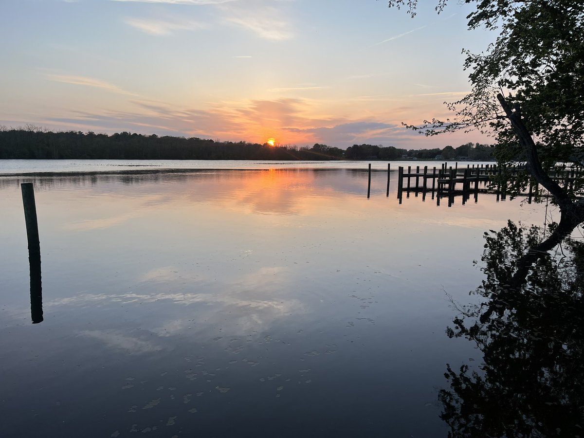 Grateful to be in a beautiful place, to notice the sun setting, and to be able to make time to watch it paint the horizon.