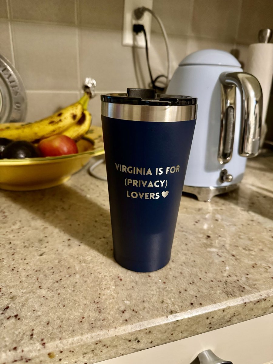 Beloved ⁦@UVALaw⁩ graduating 3L privacy peeps—shall miss you so much and thank you for being my RAs, fellows, and inspirations! ⁦Will be using my tumbler every day!