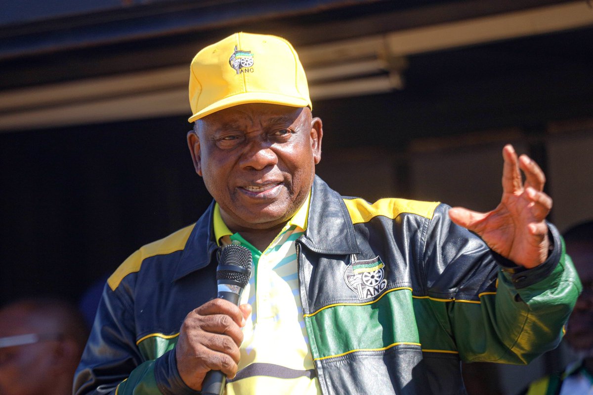 MYANC's tweet photo. ON THE CAMPAIGN TRAIL ⚫️🟢🟡

Thousands of ANC supporters have come out to listen to our ANC President, Cde Cyril Ramaphosa as he outlines how the ANC plans to address the challenges faced by the community of Botshabelo, Free State 

#LetsDoMoreTogether 
#VoteANC https://t.co/2goxMI6KOB