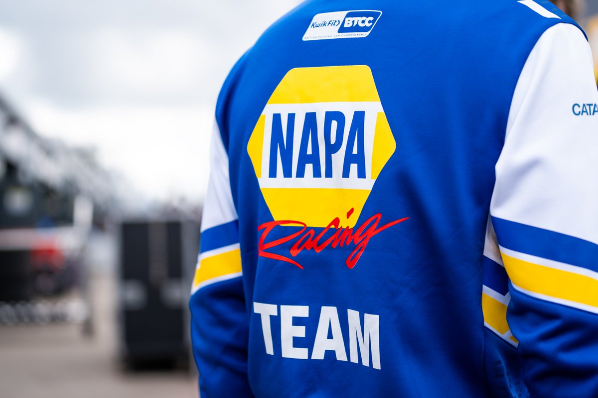 naparacinguk tweet picture