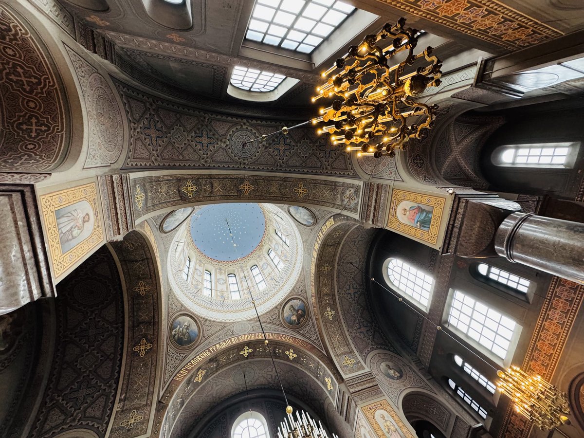 In case you’re sitting there wondering what the inside of an Orthodox cathedral looks like 🇫🇮🇫🇮🇫🇮