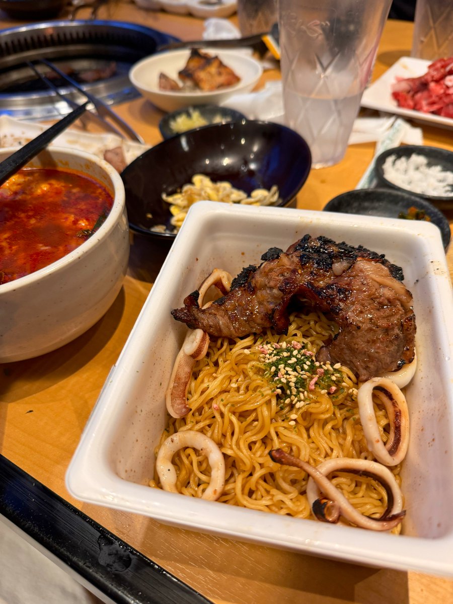 焼肉きんぐ来て ペヤング食う