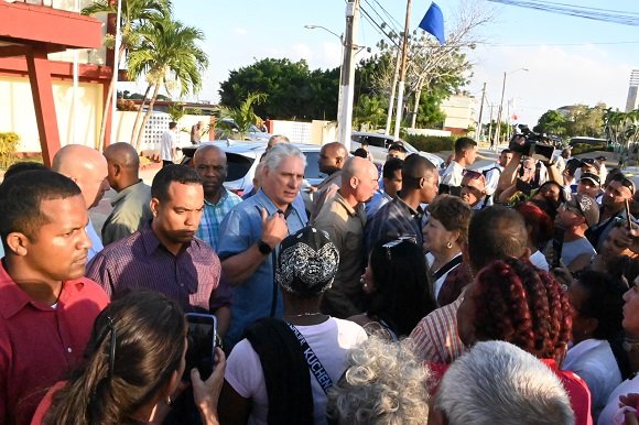 #YoSigoAMiPresidente , reconoce que en medio de todas nuestras dificultades, se están haciendo esfuerzos tremendos para desarrollarnos e incrementar sostenidamente la calidad de vida de nuestro pueblo. #UnidosXCuba, siempre Venceremos!!