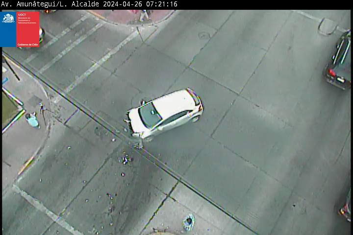 TTICoquimbo's tweet photo. 7:22 hrs. #LaSerena: Tránsito detenido en av. Amunátegui dirección poniente sector calle Larraín Alcalde debido a accidente vehicular y camiones de gran envergadura bloqueando vías.
Evite tránsito por el sector. https://t.co/uFAVn4mlzc