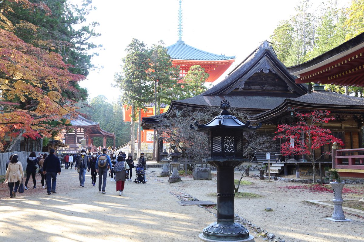 GoWithGuide's tweet image. Today we&apos;re in lovely Japan, touring #mountkoya with #localexpert guide Shuji O. and traveler Carey E. who experienced a “Great guide with good historical knowledge” 
Photo Credits: Shuji O. (tour guide) check him out here! gowithguide.com/supplier/46733