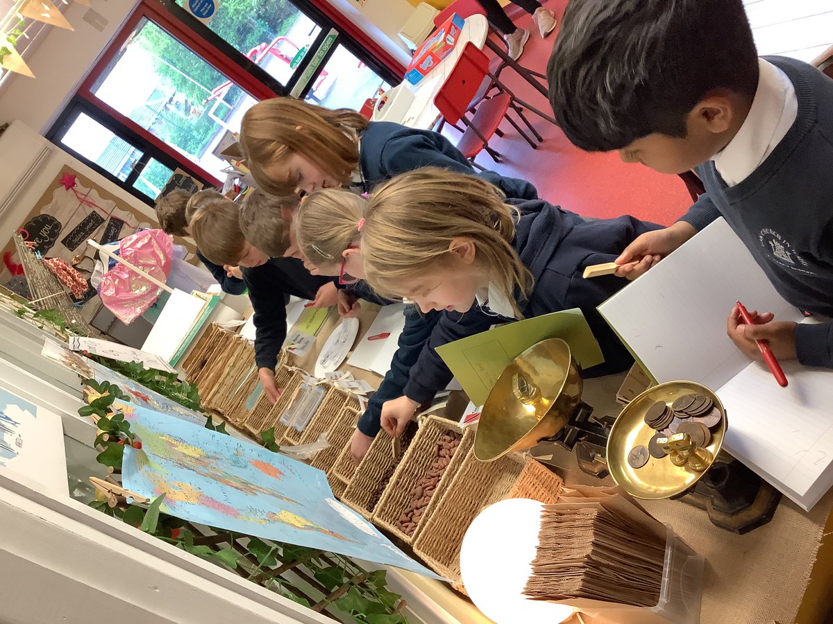 The start of ‘Discover and Do’ (DAD) day for Dosbarth Oak was so exciting as they explored the resources from ‘Empire’ counties to stimulate curiosity and launch their own self led enquiries! @DARPLwales @EAS_Humanities A wonderful resource from @Mon_Heritage